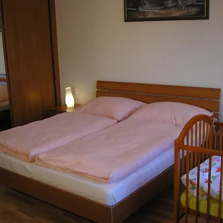 Vacation Up To 10 Апартаменты Братислава